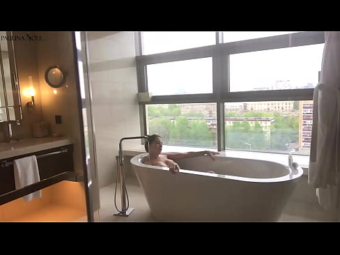 ❤️ Valtava babe runkkaa intohimoisesti pilluaan kylpyhuoneessa Porno at us fi.porngifmag-com.ru ❤